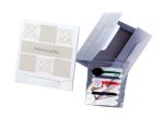 Set cucito in astuccio (2 bottoni, ago e cotone 5 colori), Conf 100 pz